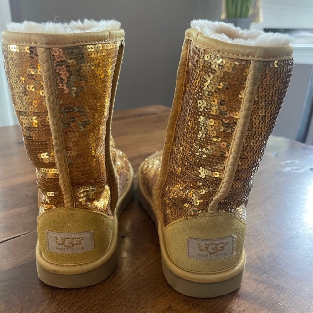 Rare sparkly gold Uggs